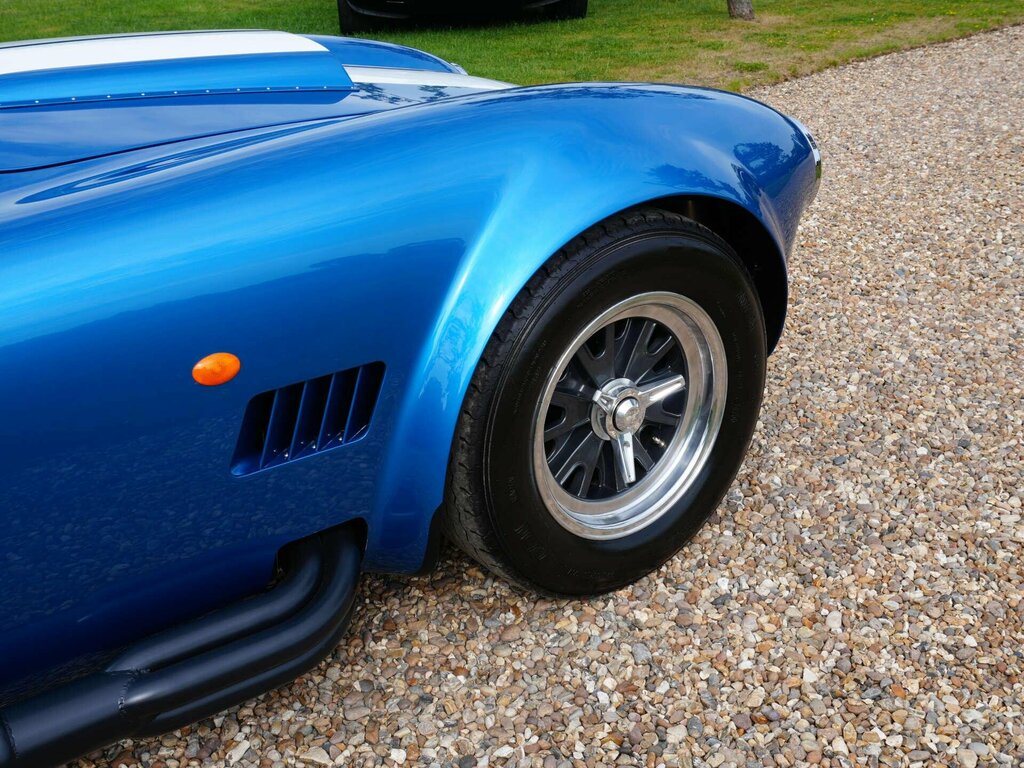 AC Cobra Superblower FJ72GXX Blue #5