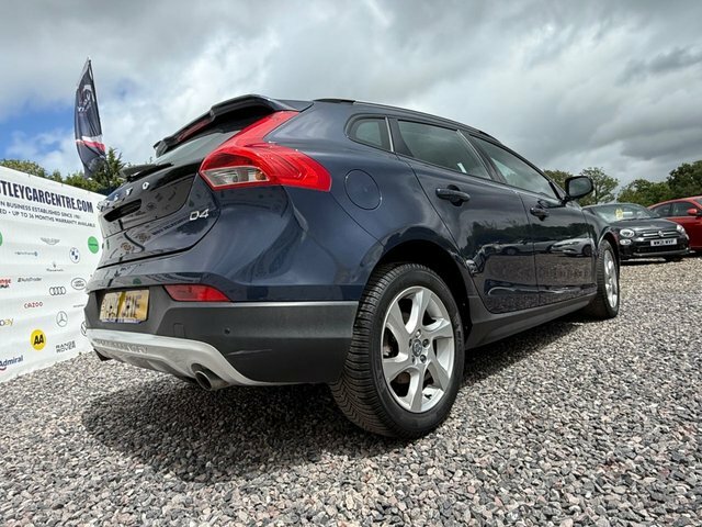 Volvo V40 Cross Country 2.0 D4 Lux Nav Hatchback Euro 6 Blue #5
