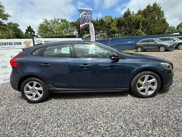 Volvo V40 Cross Country 2.0 D4 Lux Nav Hatchback Euro 6 Blue #3