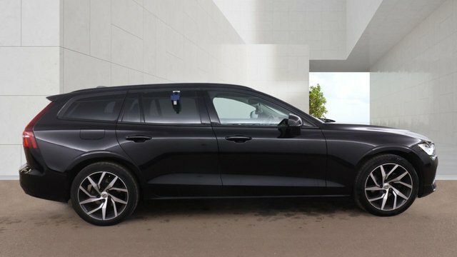 Volvo V60 2.0 D3 Momentum Plus Estate Euro Black #4