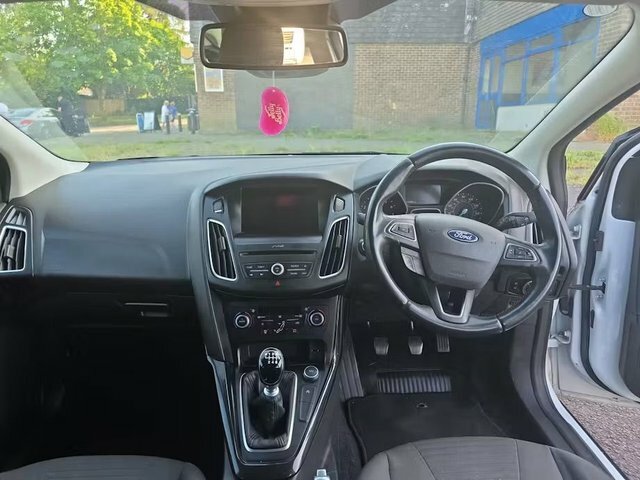 Ford Focus 1.0T Ecoboost Titanium Hatchback LR66XTX White #3