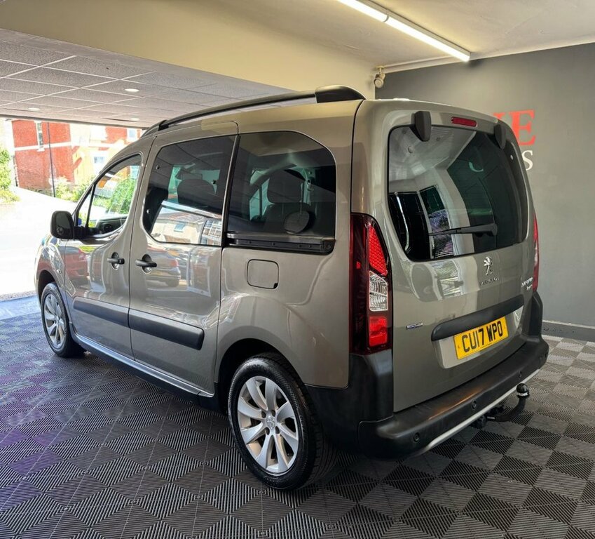 Peugeot Partner Tepee 1.2L Outdoor Brown #3