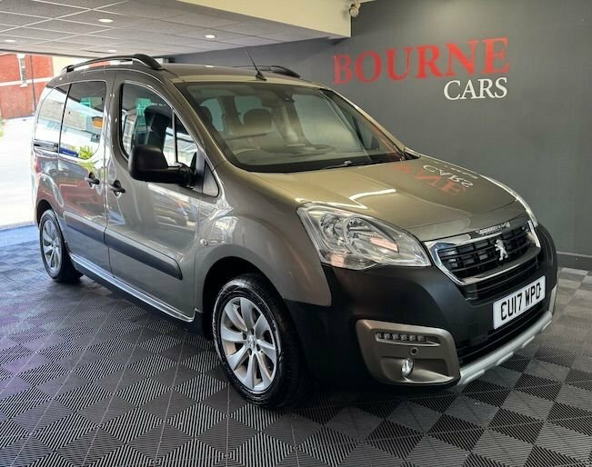 Peugeot Partner Tepee 1.2L Outdoor Brown