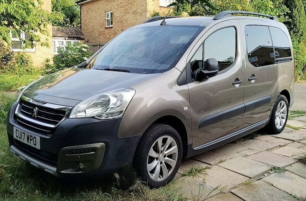 Peugeot Partner Tepee 1.2L Outdoor Brown #2