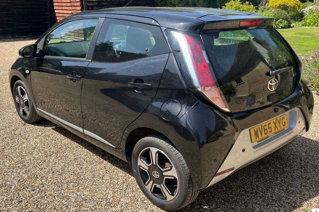 Toyota Aygo 1L X-clusiv WV65XYG Black #3