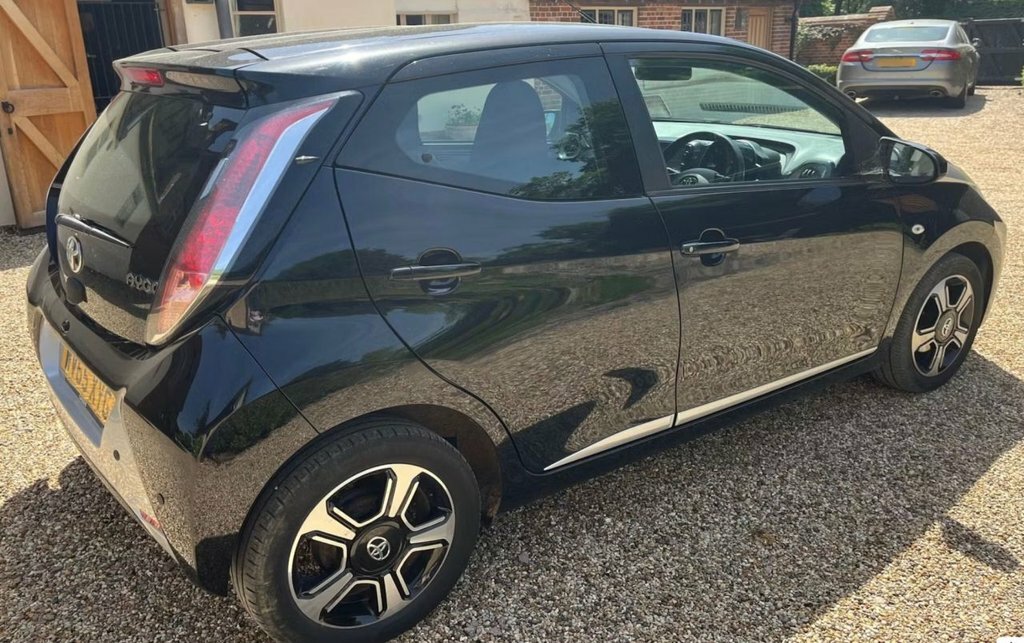Toyota Aygo 1L X-clusiv WV65XYG Black #4
