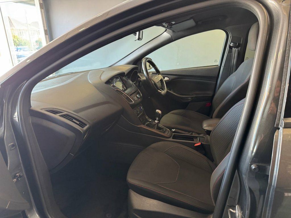 Ford Focus 1L St-line LG18YMY Grey #5