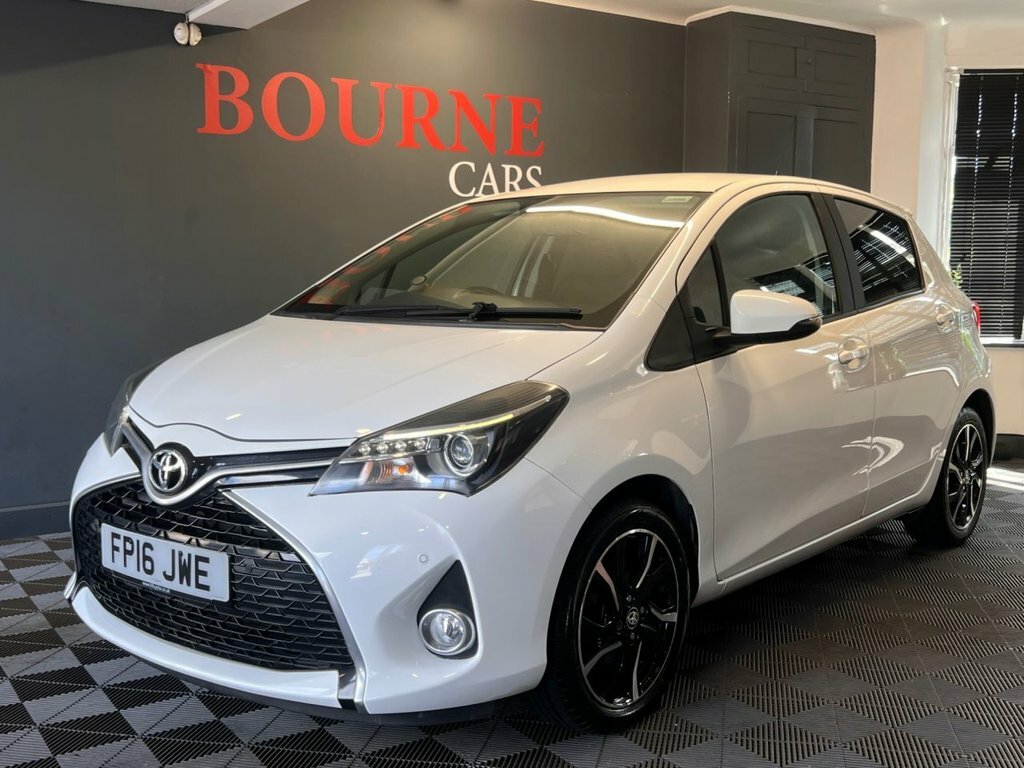 Toyota Yaris 1.3L Design FP16JWE White #2