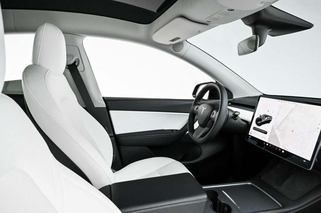 Tesla Model Y Suv Black #5