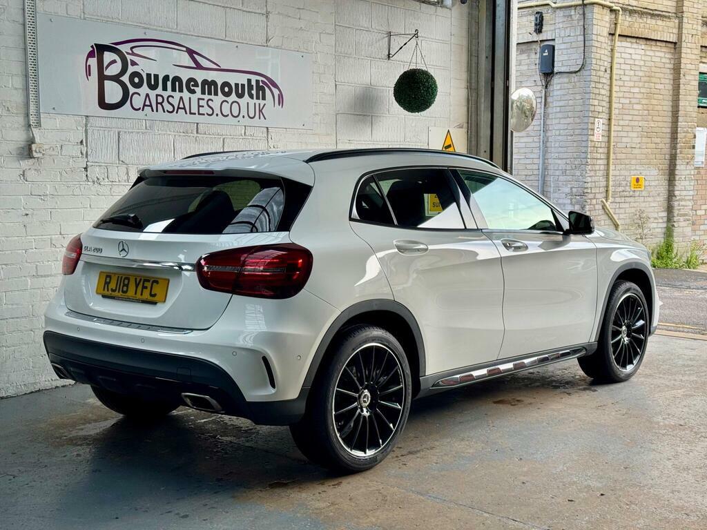 Mercedes-Benz GLA Class 1.6 Gla200 Amg Line Premium 7G-dct Euro 6 S S White #3
