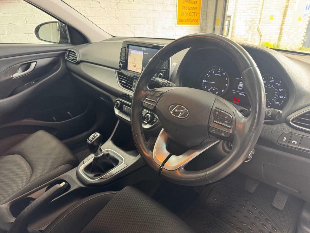Hyundai I30 1.4 T-gdi Se Nav Tourer Euro 6 S S Black #6
