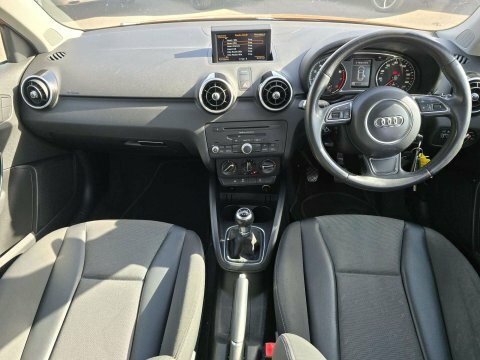 Audi A1 1.4 A1 Sportback CF14ENL Orange #5