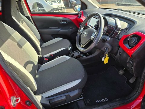 Toyota Aygo X -Style Vvt-i Cvt SA67GYD Red #5