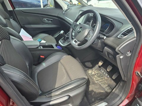 Renault Scenic 1.5 Scenic Dynamique Red #5