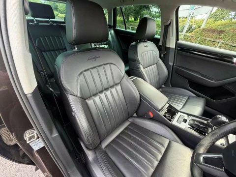 Skoda Superb 2.0 Tsi 220Ps Se L Executive Dsg Hatchback Grey #11