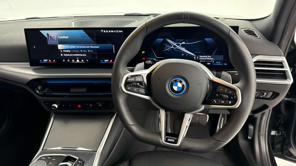 BMW 3 Series Saloon YE25VVT Black #5