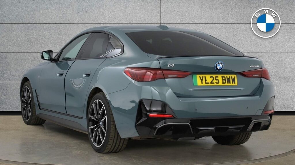 BMW i4 Hatchback YL25BWW Green #2