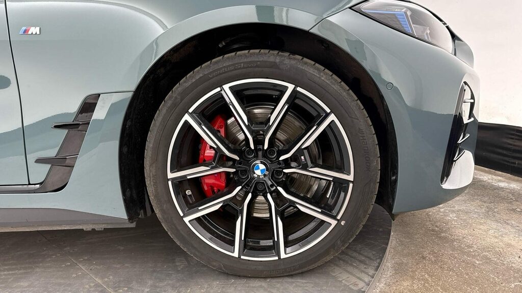 BMW i4 Hatchback YL25BWW Green #6