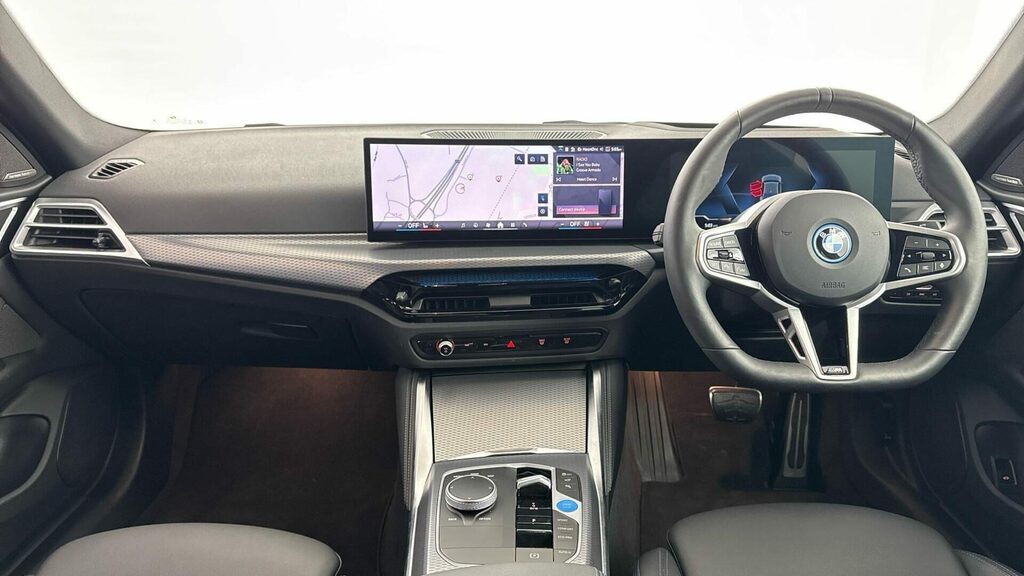 BMW i4 Hatchback YL25BWW Green #4