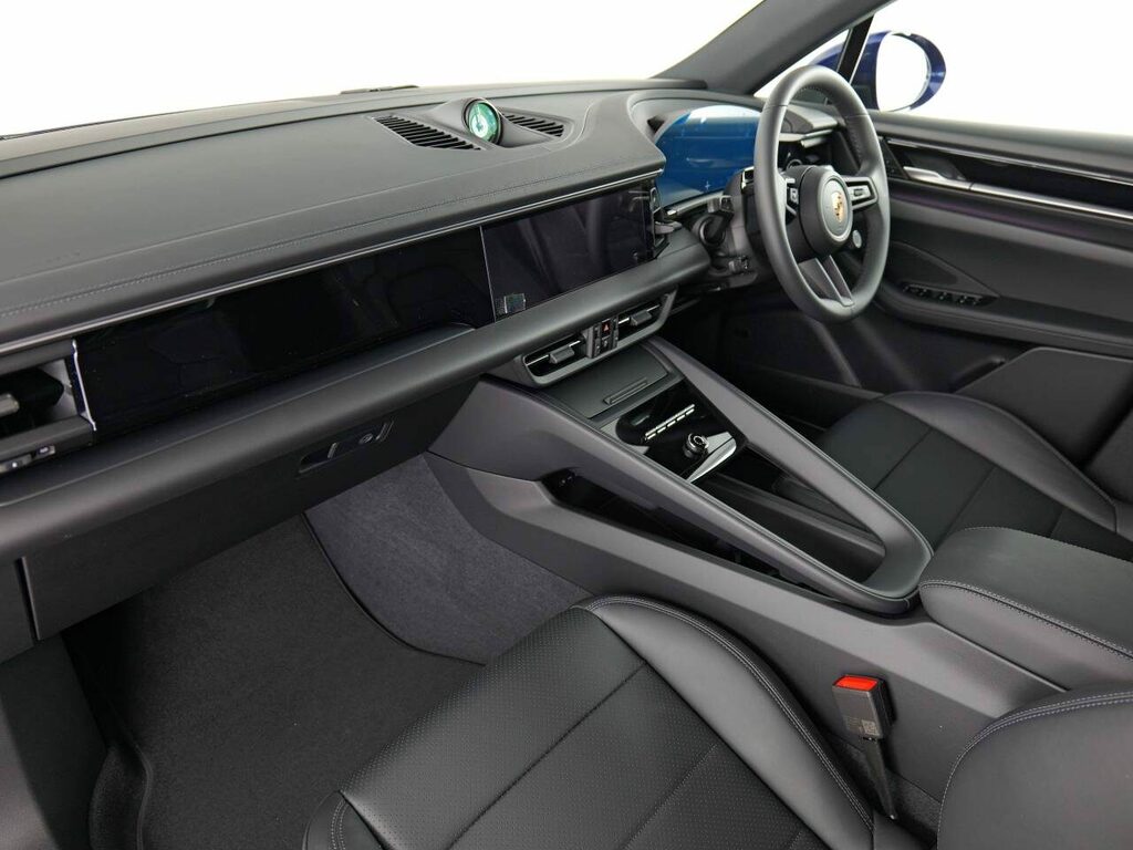 Porsche Macan Electric Blue #4