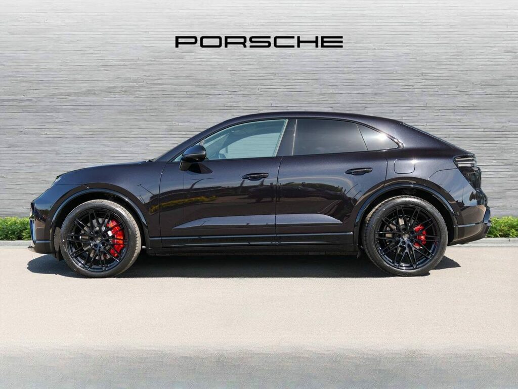 Porsche Macan Electric Black #2
