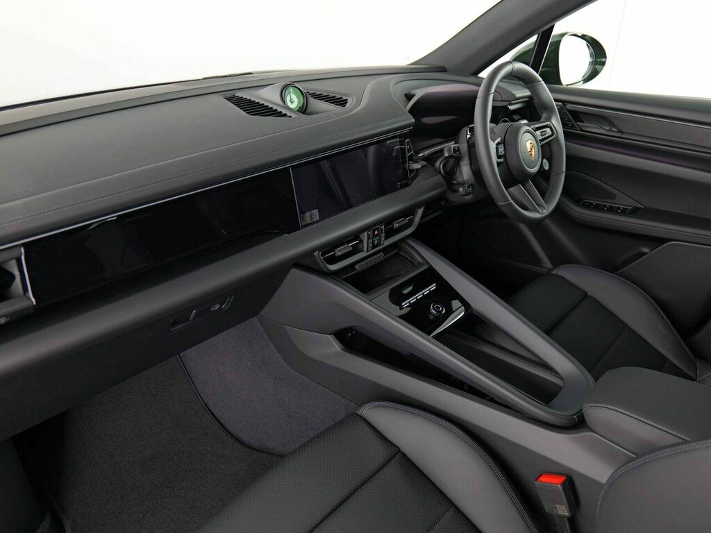 Porsche Macan Electric Green #5