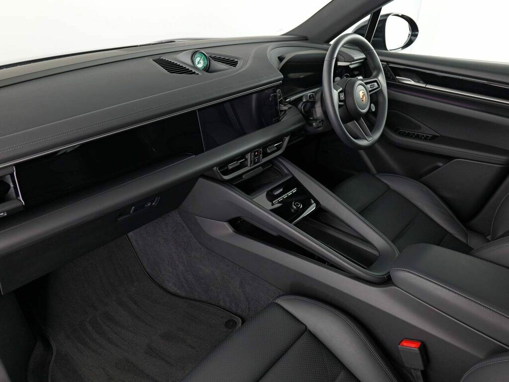 Porsche Macan Electric RX75WNG Black #5