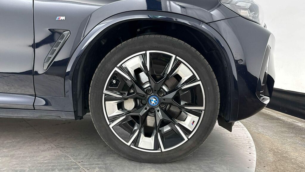 BMW iX3 Suv FX73NSF Black #4