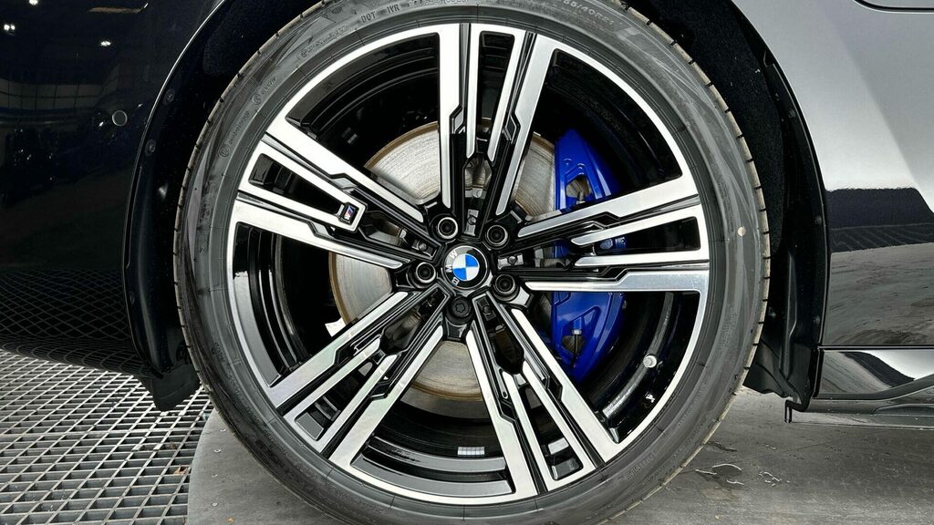 BMW 7 Series Saloon Black #13