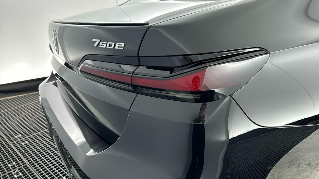 BMW 7 Series Saloon Black #20