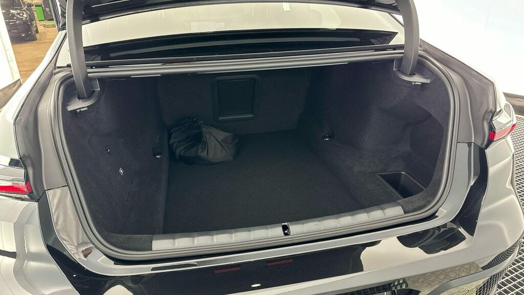 BMW 7 Series Saloon Black #15