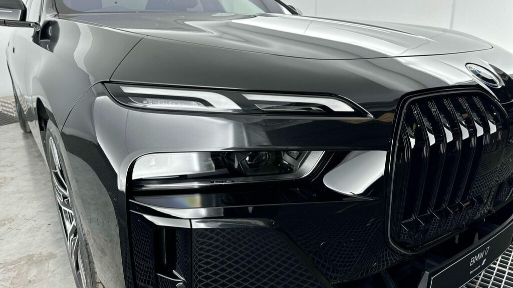 BMW 7 Series Saloon Black #21