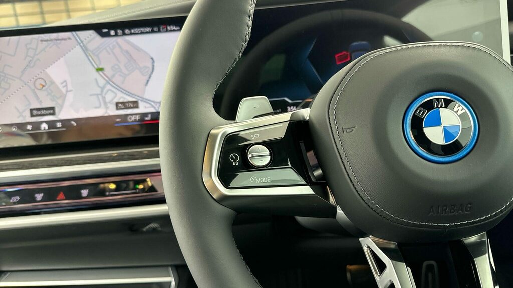 BMW 7 Series Saloon Black #16