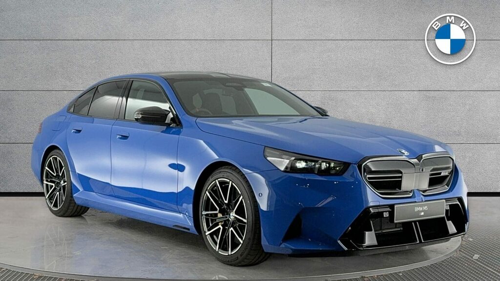 BMW M5 Saloon 