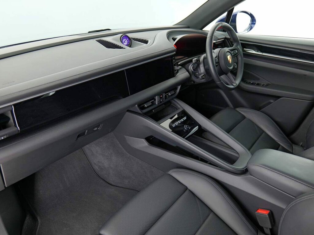 Porsche Macan Electric RX25YOO Blue #5