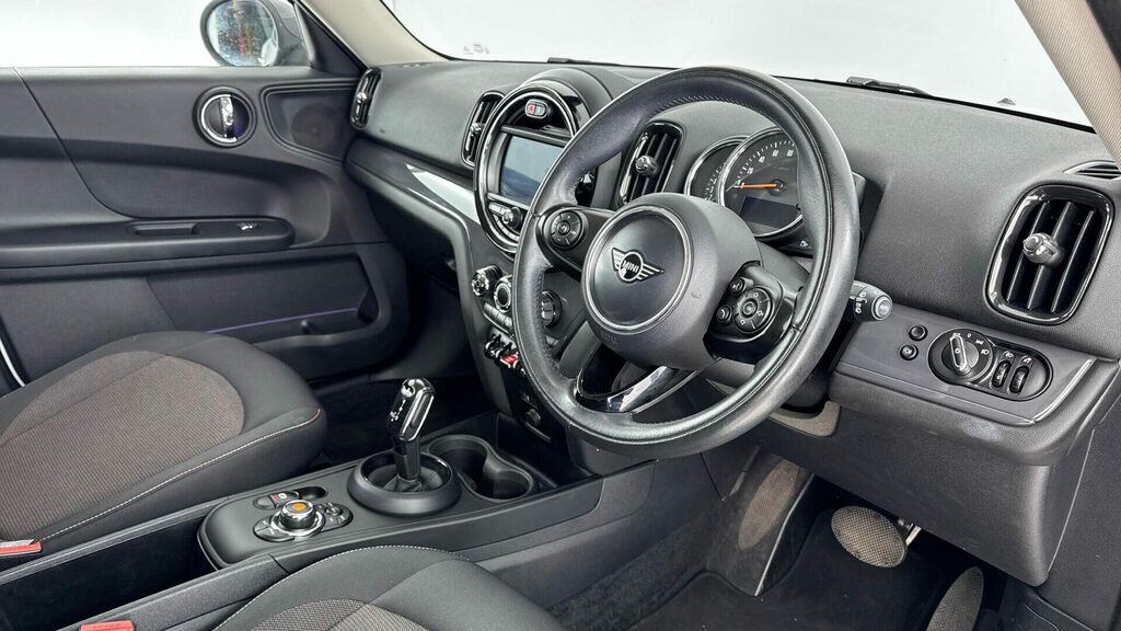 Mini Countryman Petrol YG19NVM White #6