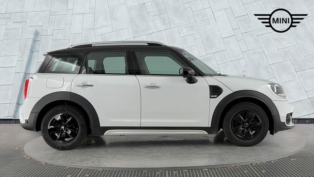 Mini Countryman Petrol YG19NVM White #3