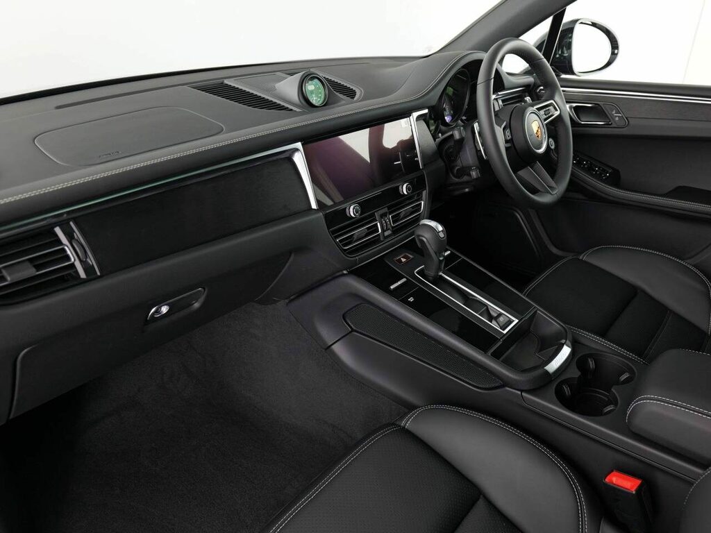 Porsche Macan Petrol  Black #5