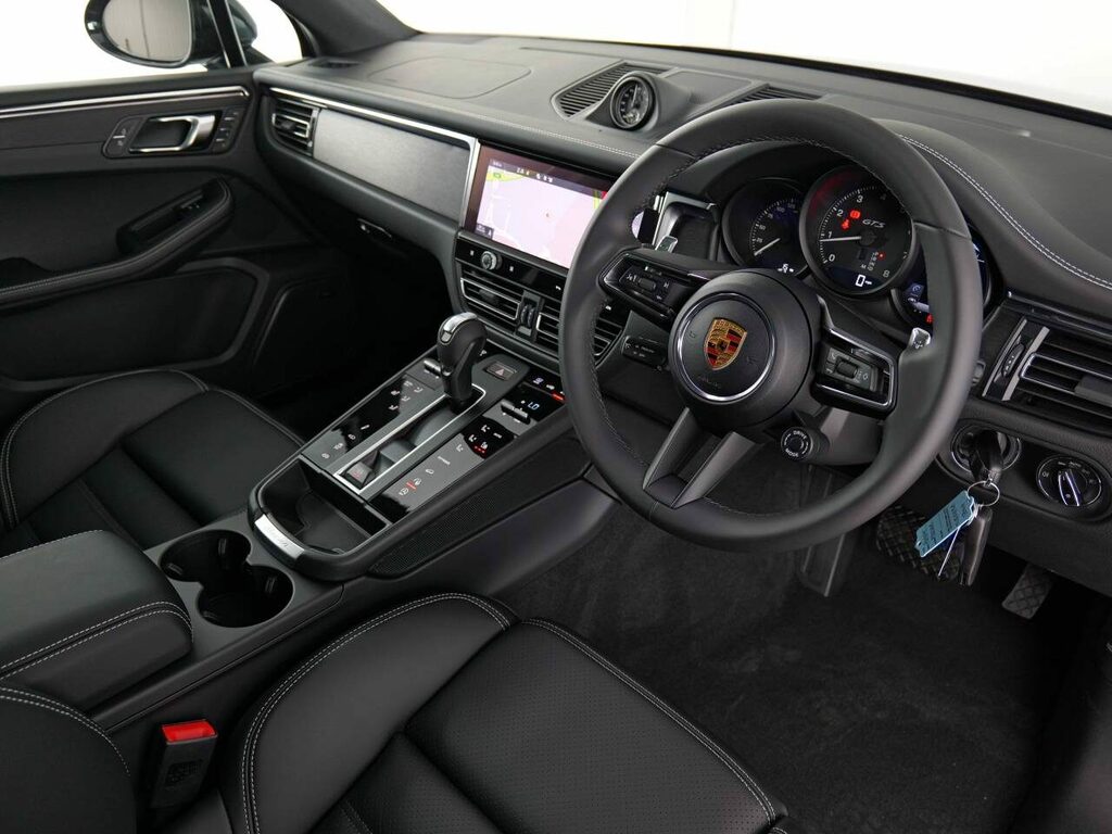 Porsche Macan Petrol  Black #4