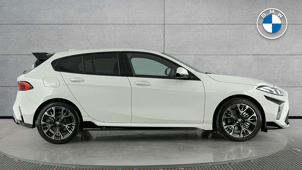 BMW 1 Series Hatchback White #3
