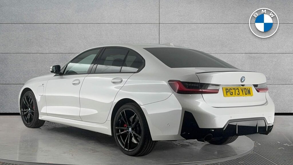 BMW 3 Series Saloon White #2