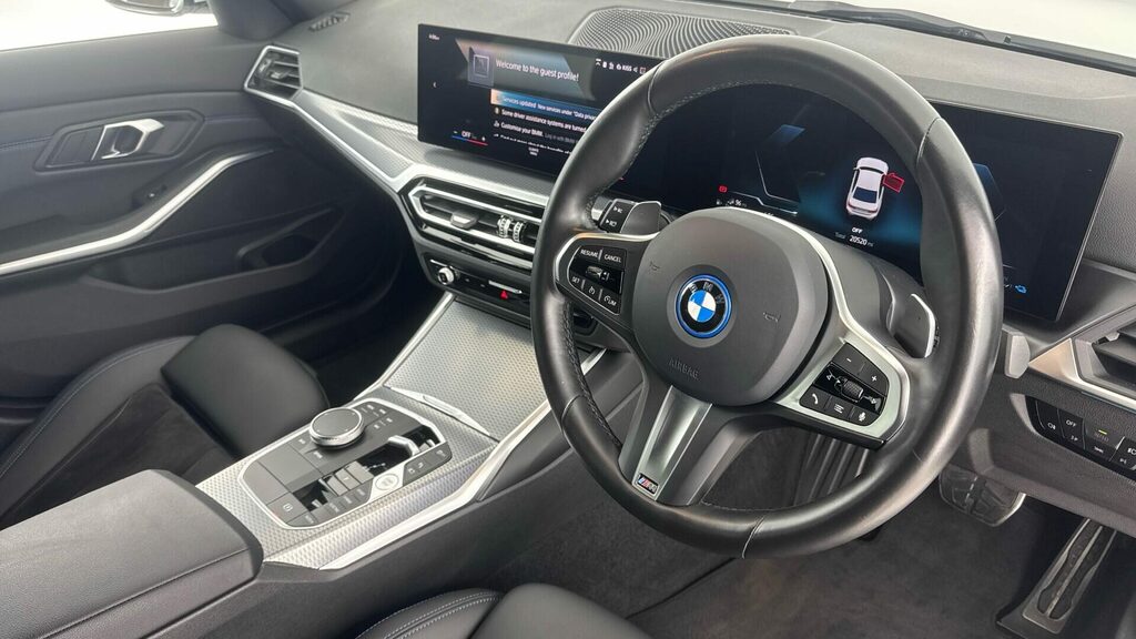 BMW 3 Series Saloon White #6