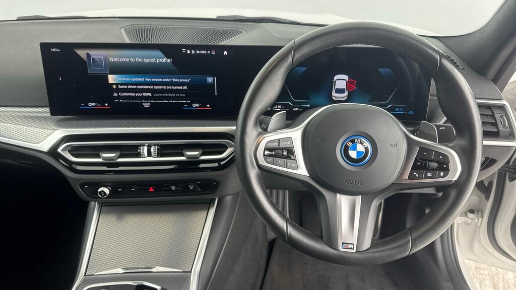 BMW 3 Series Saloon White #5