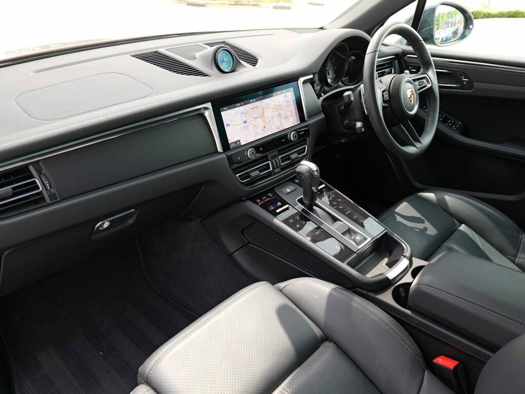 Porsche Macan Petrol RE74UZJ Grey #5