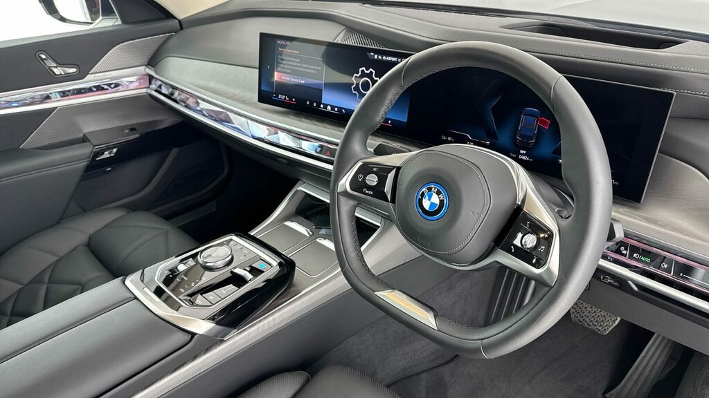 BMW i7 Saloon Blue #6