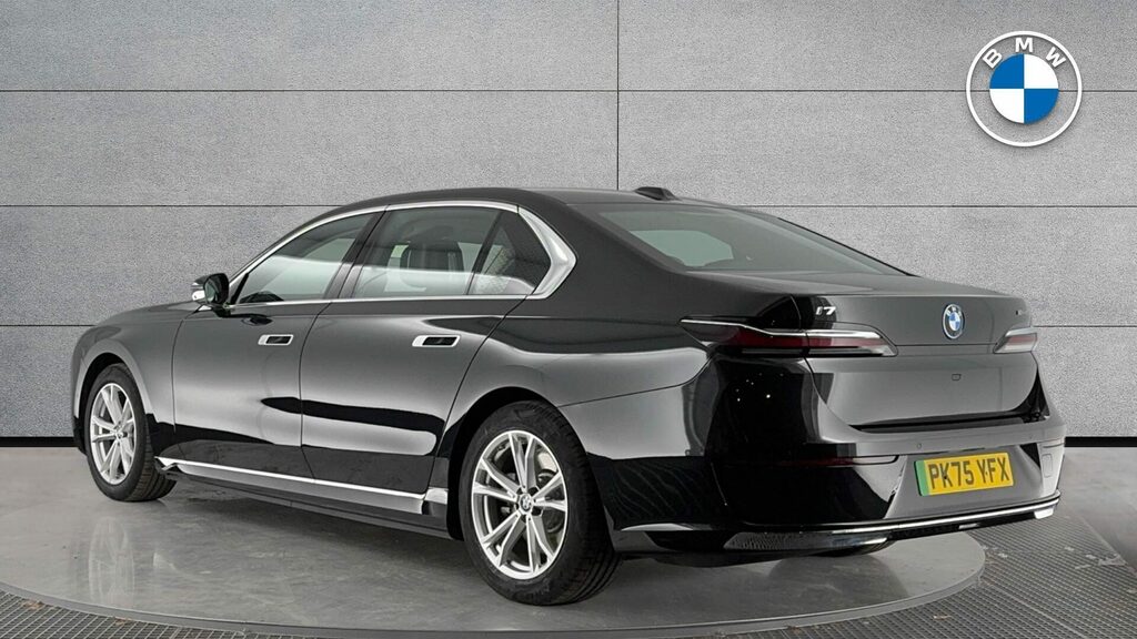 BMW i7 Saloon Blue #2