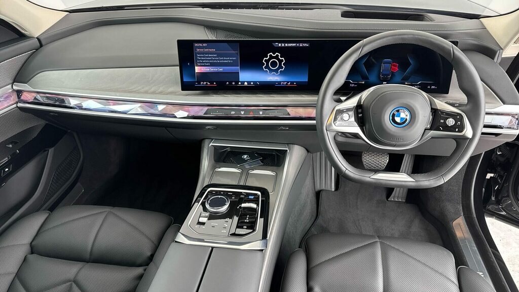 BMW i7 Saloon Blue #4