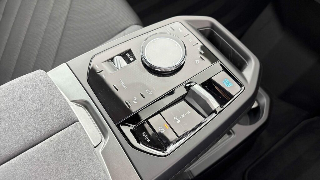 BMW iX IX M60 Grey #9