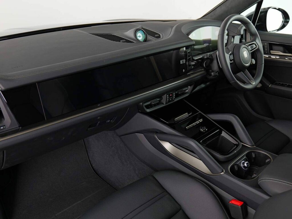 Porsche Cayenne Hybrid Black #4
