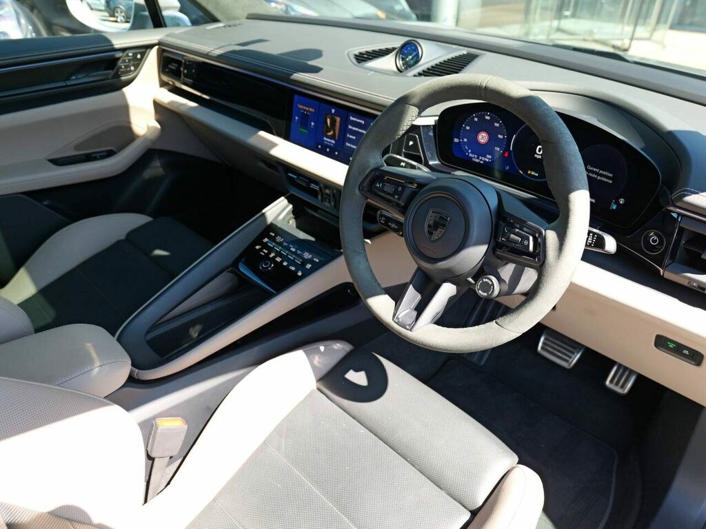 Porsche Macan Electric RX74WUD Silver #4